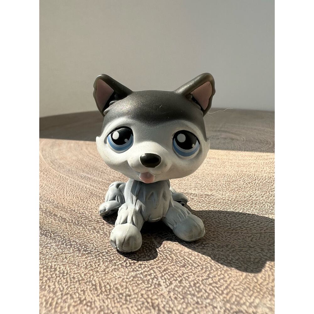 Littlest Pet Shop LPS Husky Dog #210 Charcoal Gray White Blue Eyes 2005